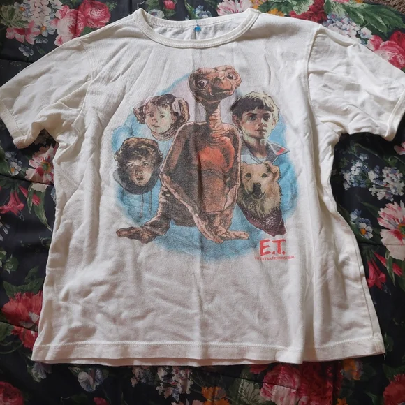 Universal Classic ET The Extraterrestial Tee - Picture 2 of 6